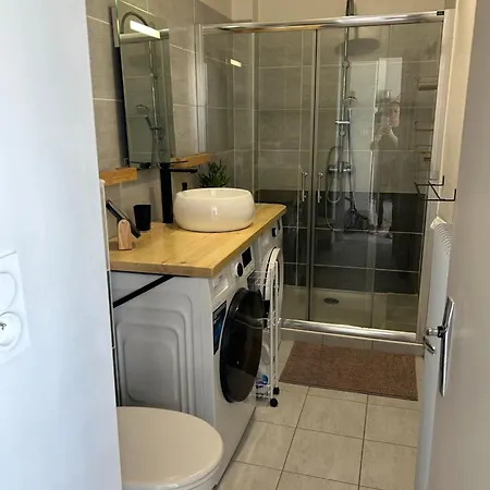 Apartment T2 Climatise Face A La Cure Balaruc-les-Bains